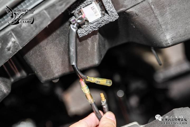 别人家的踏板——YAMAHA XMAX 300细节拆解分享