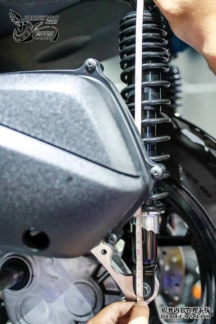 别人家的踏板——YAMAHA XMAX 300细节拆解分享