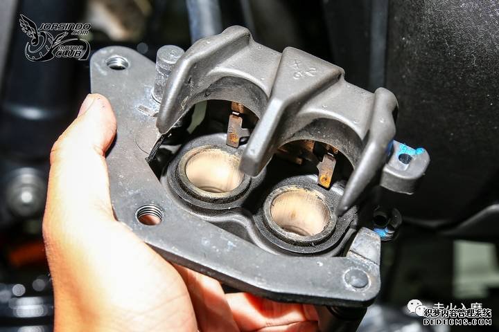 别人家的踏板——YAMAHA XMAX 300细节拆解分享