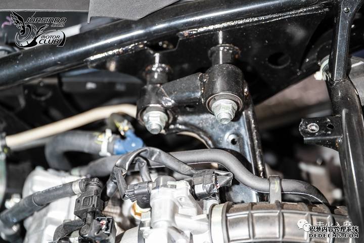 别人家的踏板——YAMAHA XMAX 300细节拆解分享