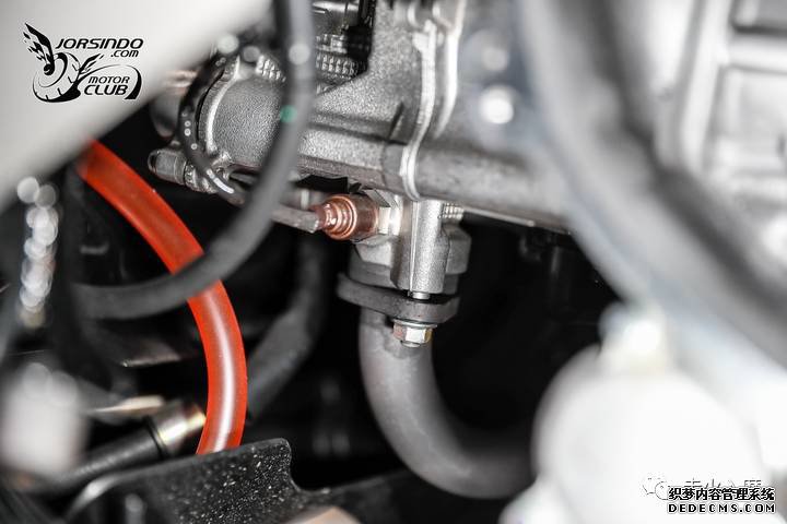 别人家的踏板——YAMAHA XMAX 300细节拆解分享