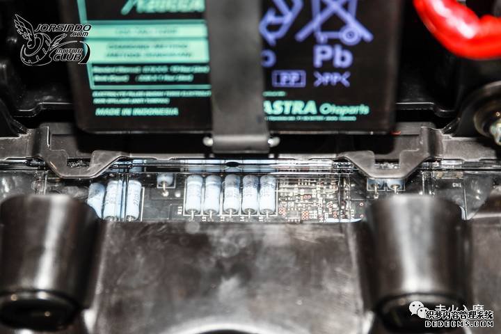 别人家的踏板——YAMAHA XMAX 300细节拆解分享