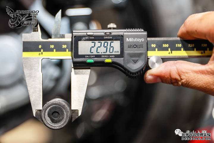 别人家的踏板——YAMAHA XMAX 300细节拆解分享