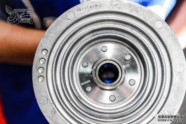 别人家的踏板——YAMAHA XMAX 300细节拆解分享