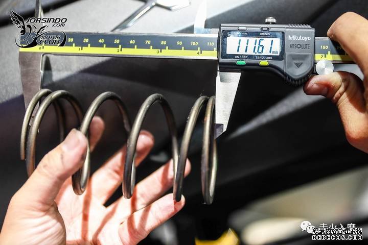 别人家的踏板——YAMAHA XMAX 300细节拆解分享