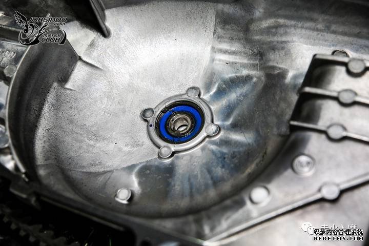 别人家的踏板——YAMAHA XMAX 300细节拆解分享