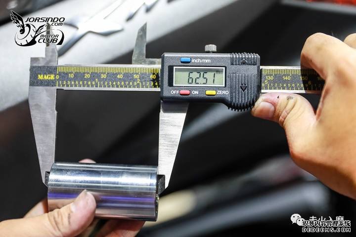 别人家的踏板——YAMAHA XMAX 300细节拆解分享