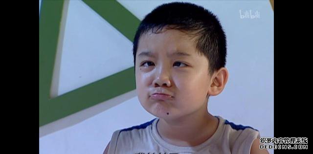 《三国页游》12年了,最页游私服丑女演变大美妞!学业有成穿上婚纱好美