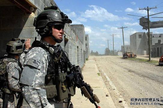 美国最强王牌新开页游私服,却佩戴中国臂章,只为感谢这位中国人