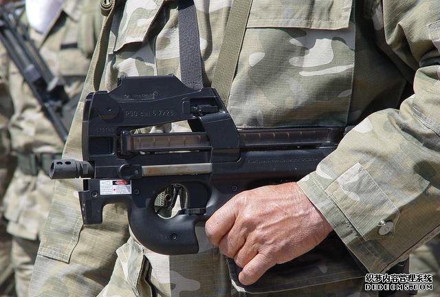 世界各大新开页游私服的最爱,弹容量高达50发,创新性工艺引领世界