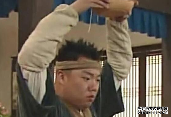 《三国页游》中的杨蕙兰公益网页游戏为什么选择了杜子俊,而不是李大嘴?