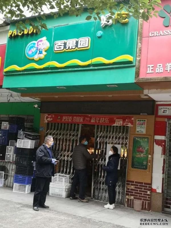 抗疫战线上“传奇类页游新开页游私服”的故事