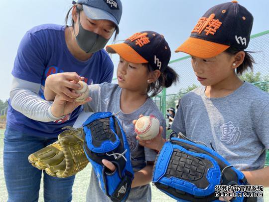 一个“绝不心软”的棒球手和42个贫苦少年的故事