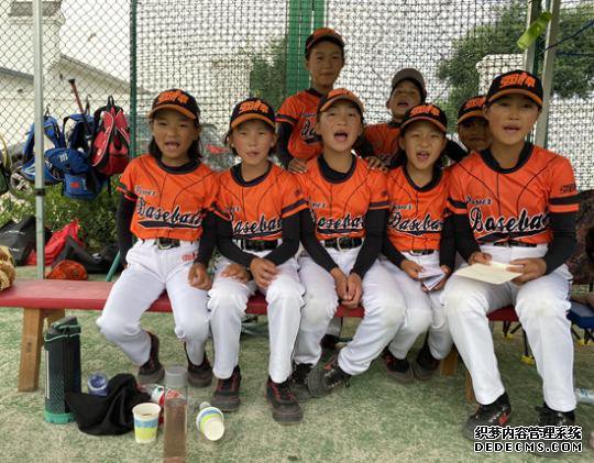 一个“绝不心软”的棒球手和42个贫苦少年的故事