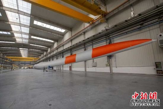 新下线的远景-时代新材EN161首套叶片 新下线的远景-时代新材EN161首套叶片