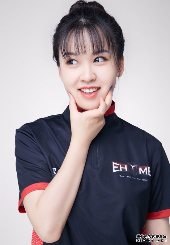 谁说女子不如男《三国网页游公益服页游戏》职业联赛男女选手将同台竞技