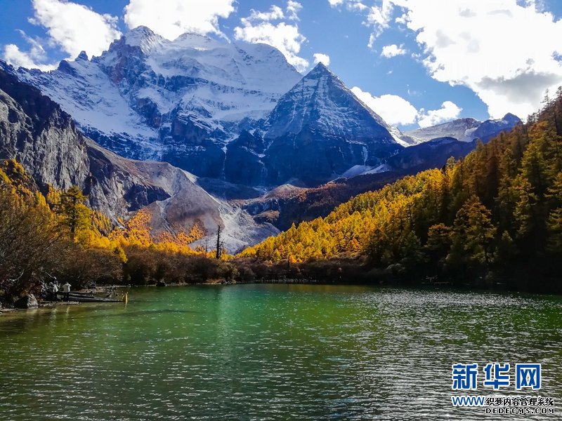 新华社记者重走川藏线|摄影天堂稻城亚丁