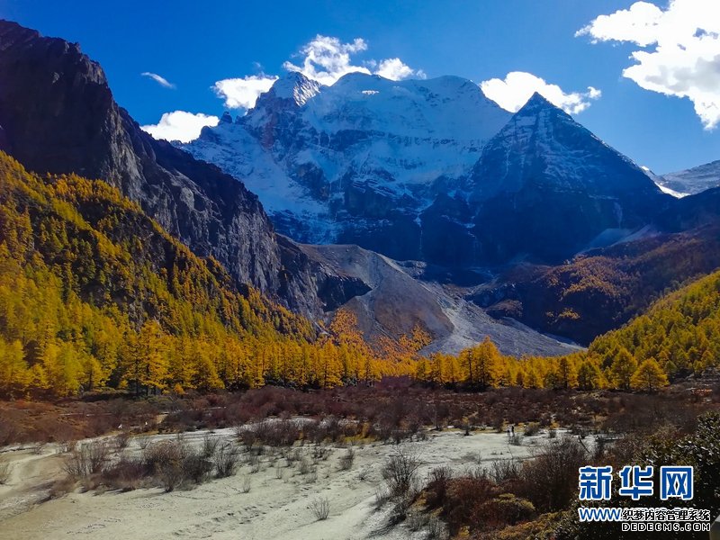 新华社记者重走川藏线|摄影天堂稻城亚丁