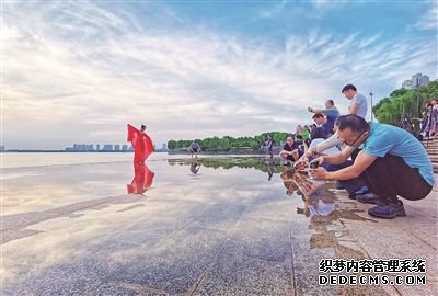 宜兴:“天空之镜”取景忙