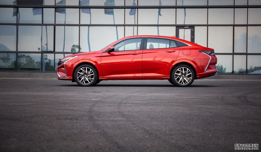 10万内国产家轿再添一员“耐玩网页游戏”,欧洲血统、轿跑造型!