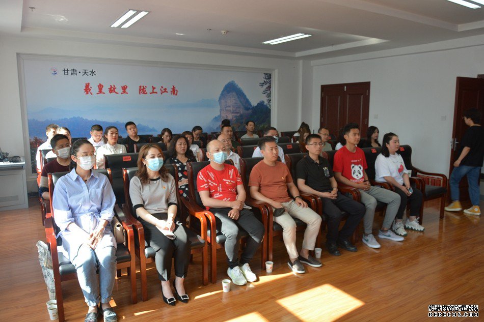 1591340326516854.jpg 致敬逆行英雄 弘扬抗疫精神 天水市文旅局机关第二党支部与市第一人民医院第三党支部 联合开展6月份主题党日系列活动