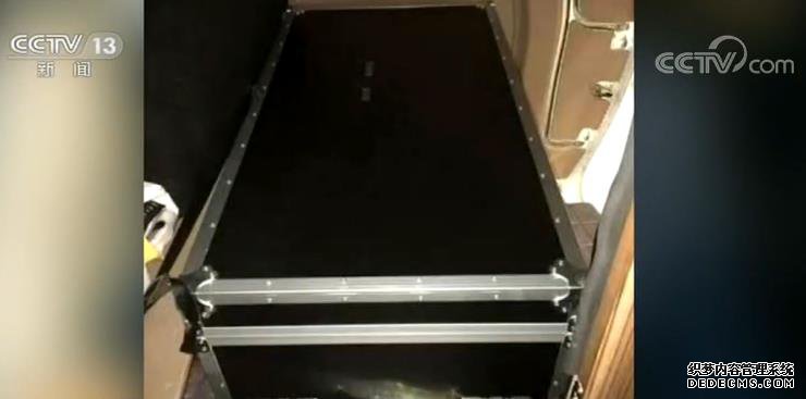 大黑箱子助力戈恩出逃未安检 美新开页游私服成员策划逃跑剧