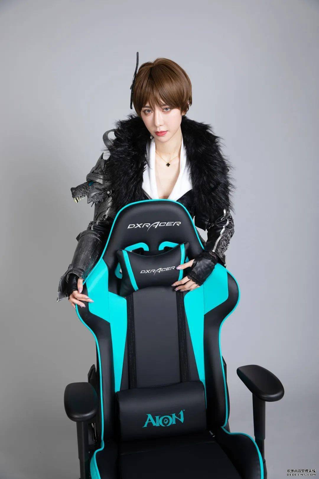 DXRACER X 传奇页游限定联名定制款