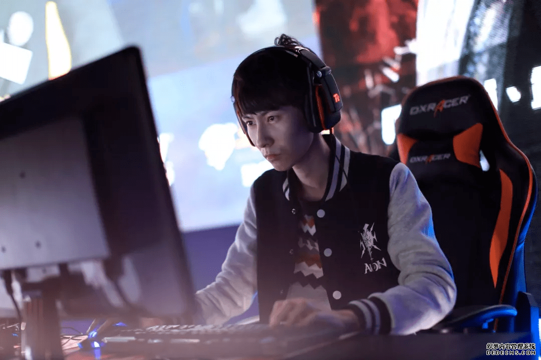 DXRACER X 传奇页游限定联名定制款