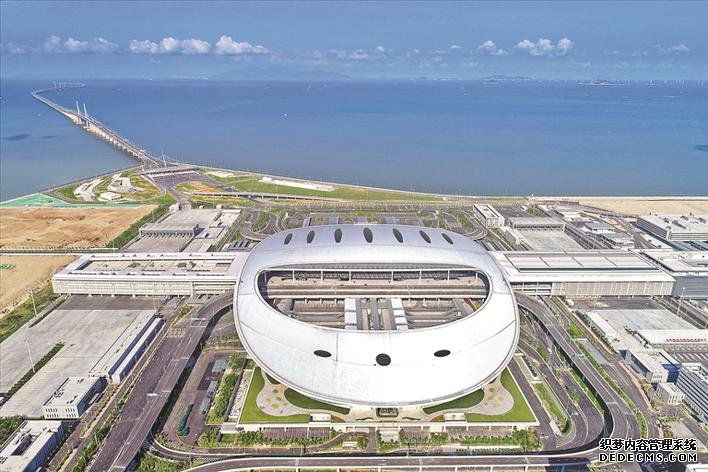 伶仃洋上飞“彩虹” 桥梁人圆“中国梦”