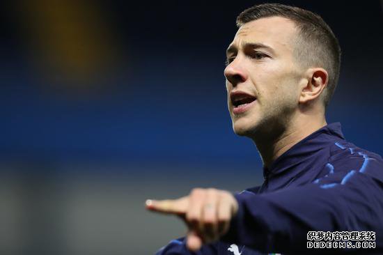 皮尔洛战术变革开启尝试 前锋耐玩网页游戏后撤改踢边翼卫