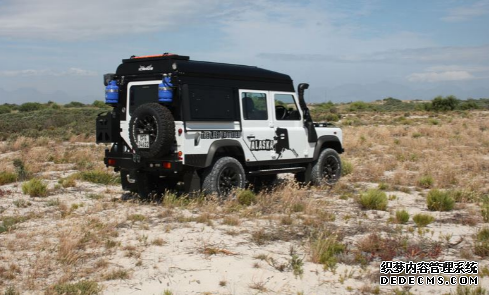 Alu-Cab改装的路虎页游传奇车顶