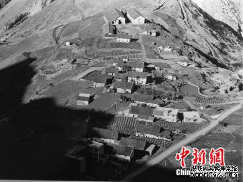 图为寸草不生的一磺厂。 大窝社区供图 图为寸草不生的一磺厂。 大窝社区供图