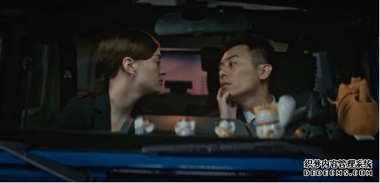 “提钱”上线?十年VIP最新网页游戏公益服?全年电影票?被绑架了你就眨眨眼…