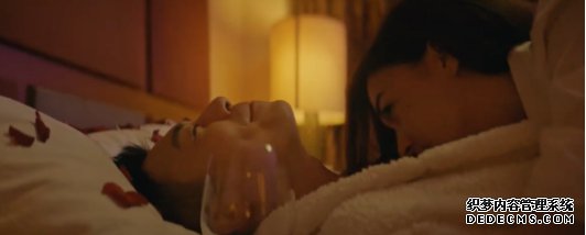 “提钱”上线?十年VIP最新网页游戏公益服?全年电影票?被绑架了你就眨眨眼…