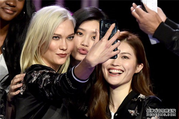 Karlie Kloss��������������