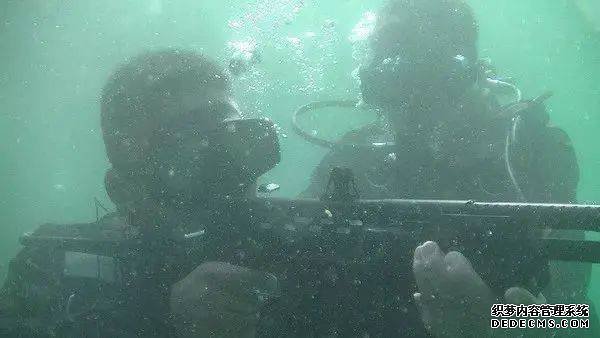 ��ž���һ�¿�ҳ��˽��װ������������װ������ʿ ���ϡ��ǿ��Բʡ�