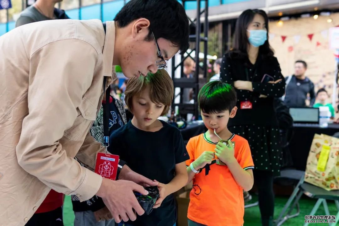 JetBot & JetRacer ȼССͼ飬˷ Maker Faire Ϻ